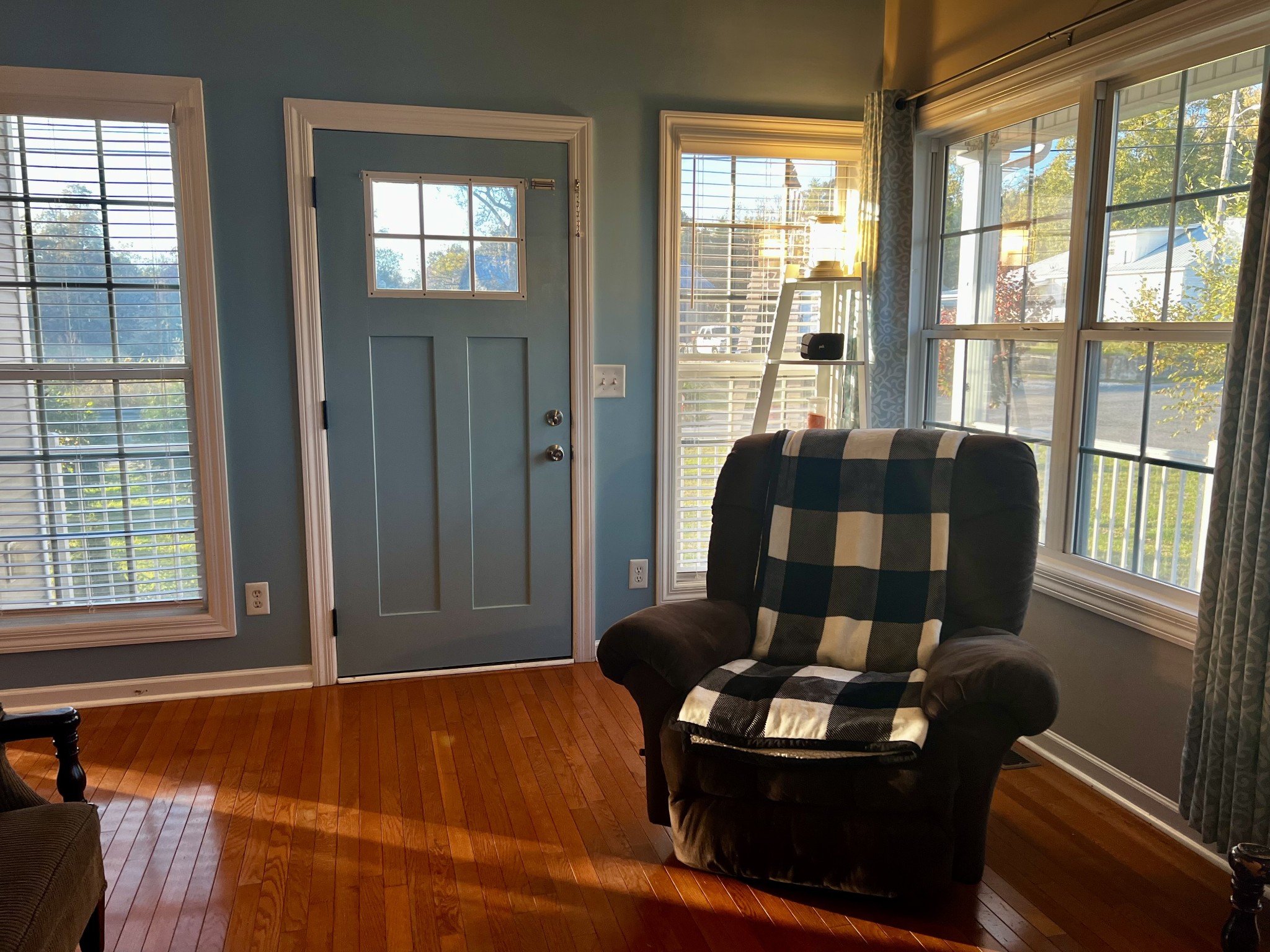 305 Duncan Lane Winchester, TN 37398 - Photo 7 of 34 a living room with furniture and a window