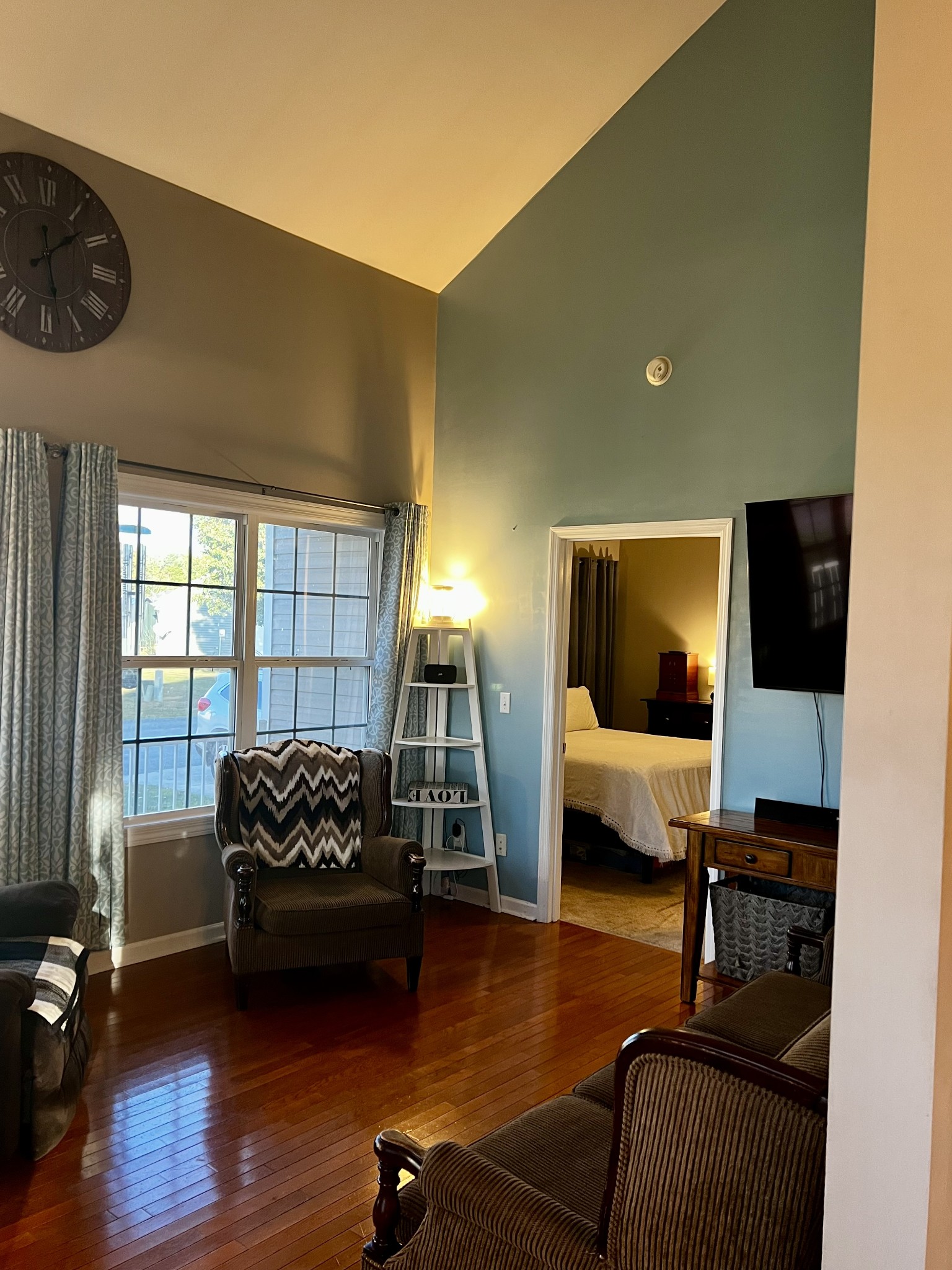 305 Duncan Lane Winchester, TN 37398 - Photo 8 of 34 a living room with furniture and a wooden floor