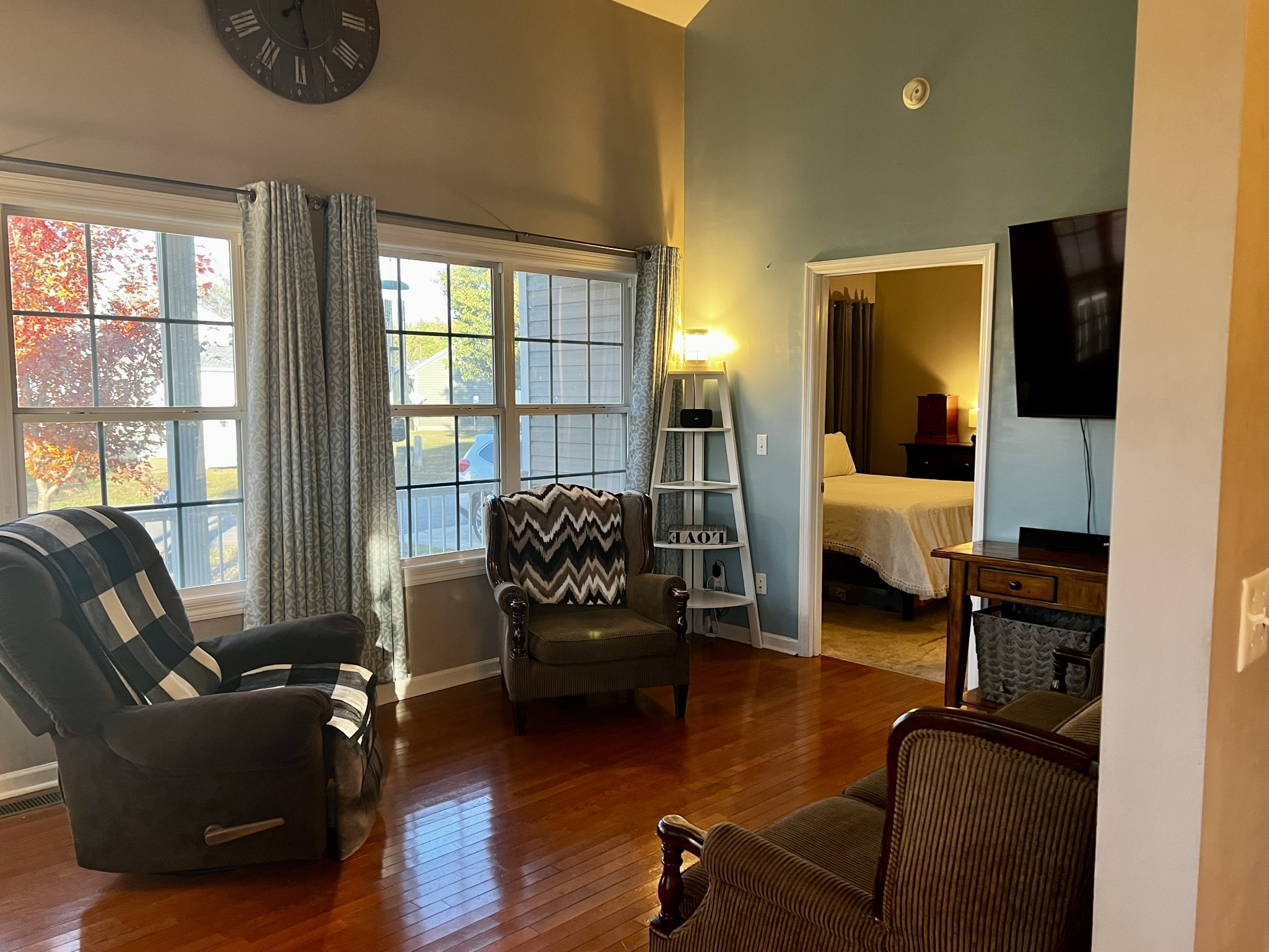 305 Duncan Lane Winchester, TN 37398 - Photo 10 of 34 a living room with furniture rug and wooden floor