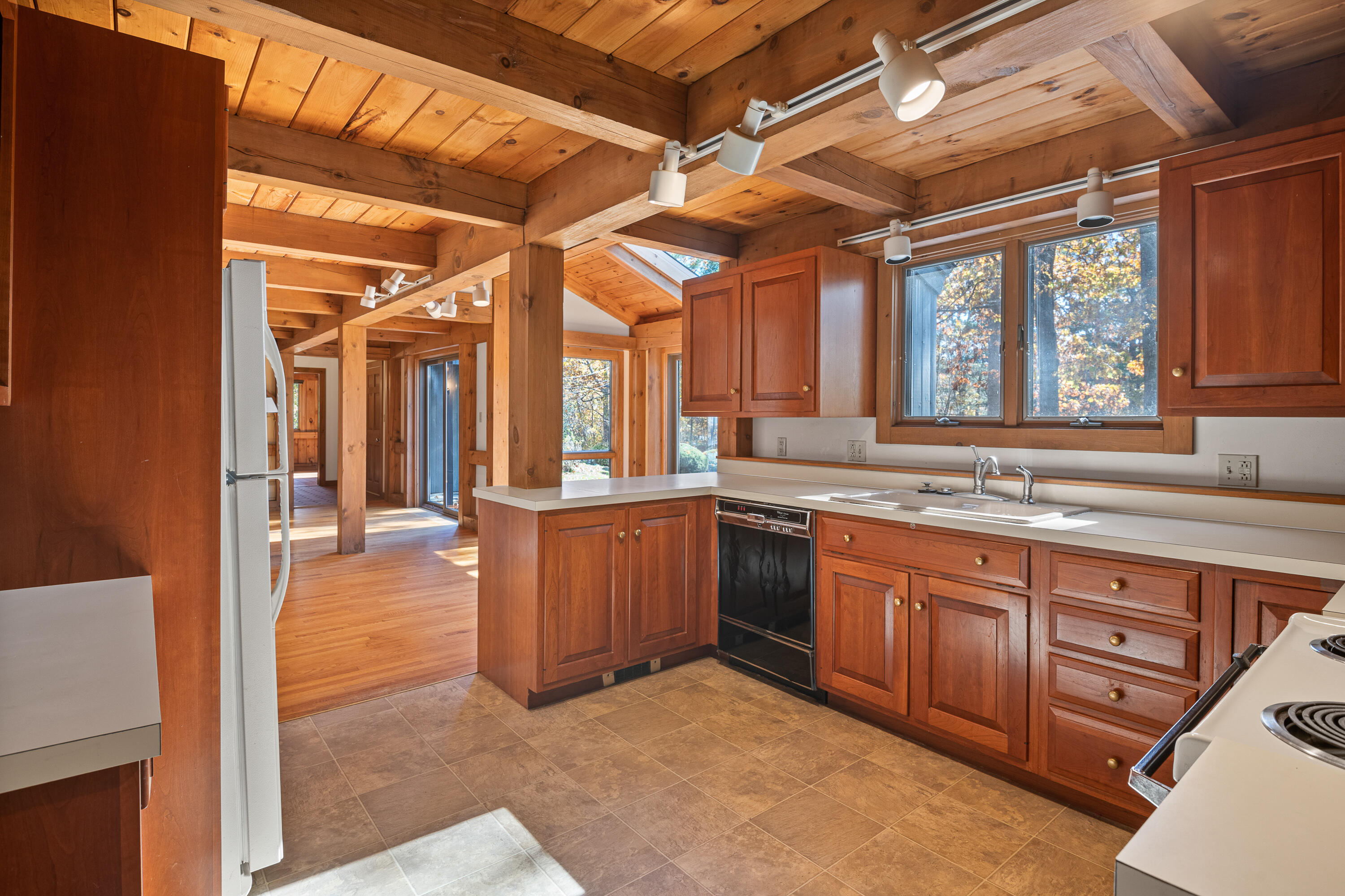 16 Captains Way Kittery Point, ME 03905 - Photo 24 of 42 Kitchen