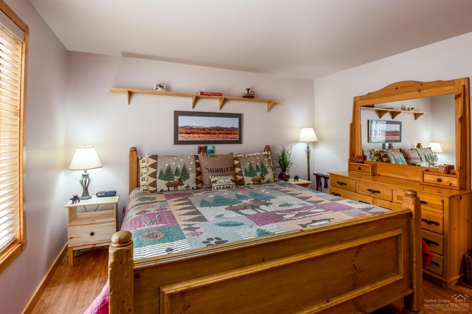 57488 Circle 4 Cabin Road Sunriver, OR 97707 - Photo 11 of 17 Additional Photo