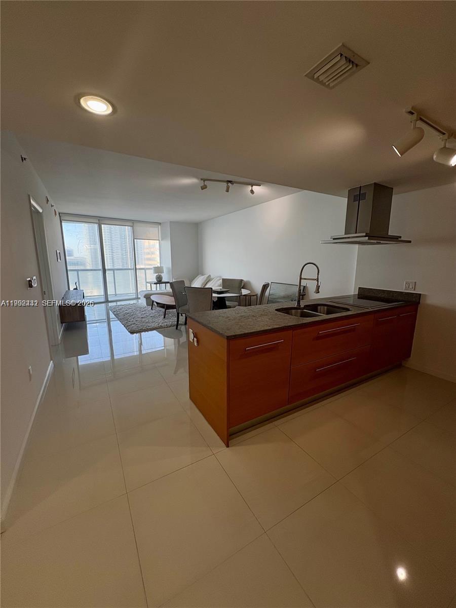 495 Brickell Avenue, Unit 3909 Miami, FL 33131 - Photo 3 of 11