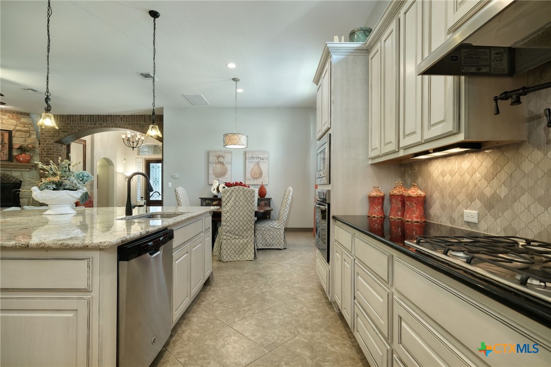 1239 Falling Hills Drive Georgetown, TX 78628 - Photo 10 of 31 Kitchen