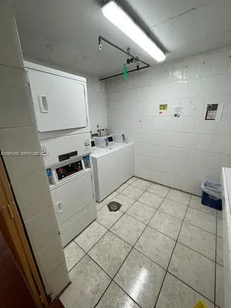 $1,800 | 606 West 81st Street, Unit 408, Hialeah, FL 33014