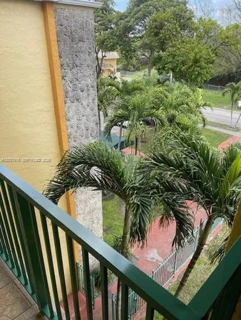 $1,800 | 606 West 81st Street, Unit 408, Hialeah, FL 33014