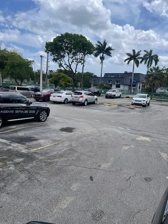 $1,800 | 606 West 81st Street, Unit 408, Hialeah, FL 33014