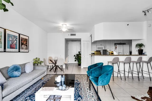 $3,550 | 808 Brickell Key Drive, Unit 2003, Miami, FL 33131