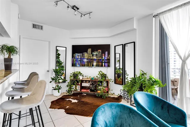 $3,550 | 808 Brickell Key Drive, Unit 2003, Miami, FL 33131