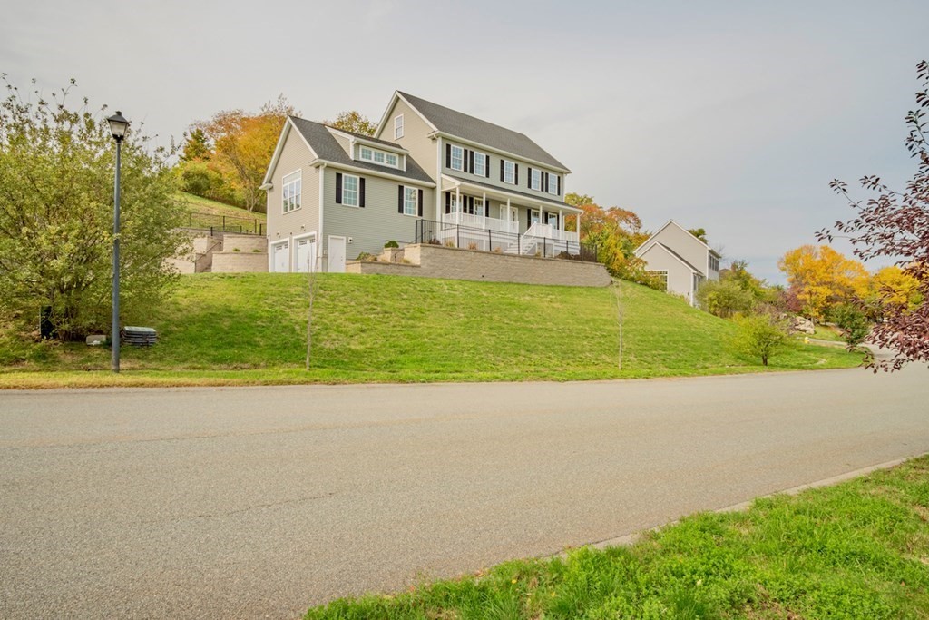 17 Overlook Drive Danvers, MA 01923 - Photo 36 of 42
