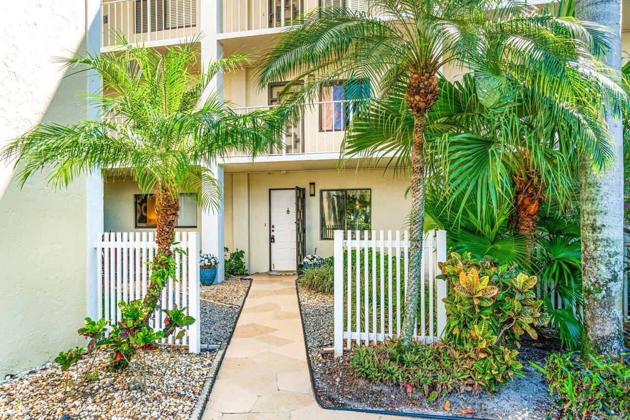 7350 Kinghurst Drive, Unit 104 Delray Beach, FL 33446 - Photo 4 of 38 002-7350KinghurstDrive-DelrayBeach-FL-33