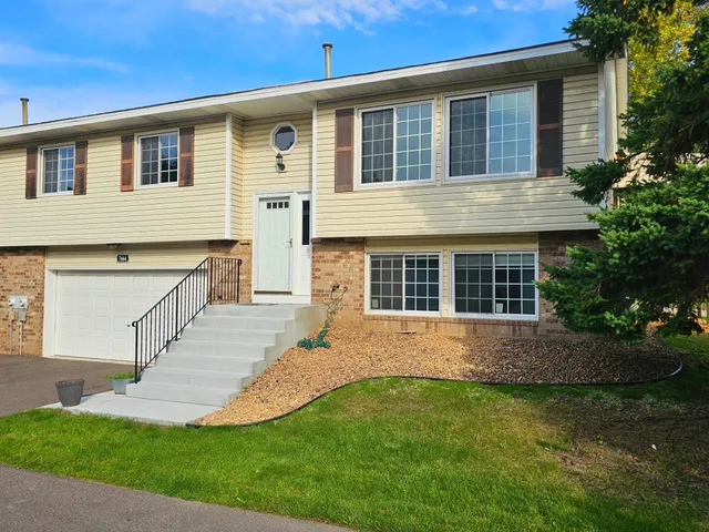 $259,900 | 7664 Steepleview Road, Woodbury, MN 55125