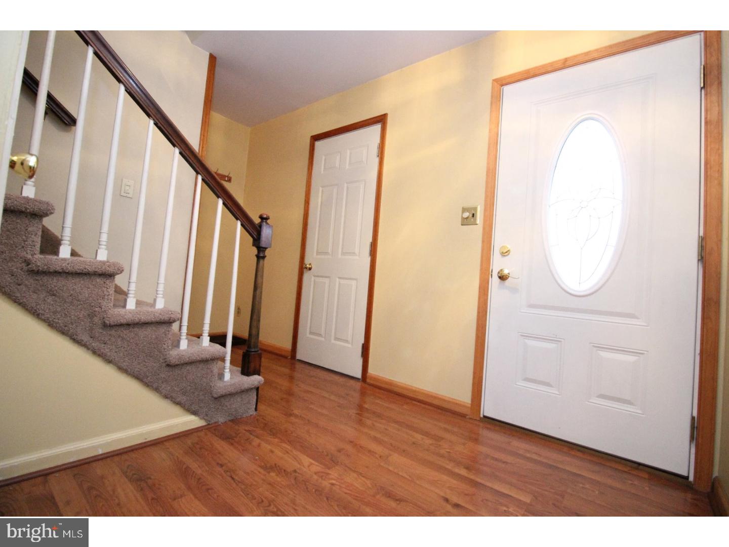 138 North Hunter Forge Road Newark, DE 19713 - Photo 2 of 25 Foyer