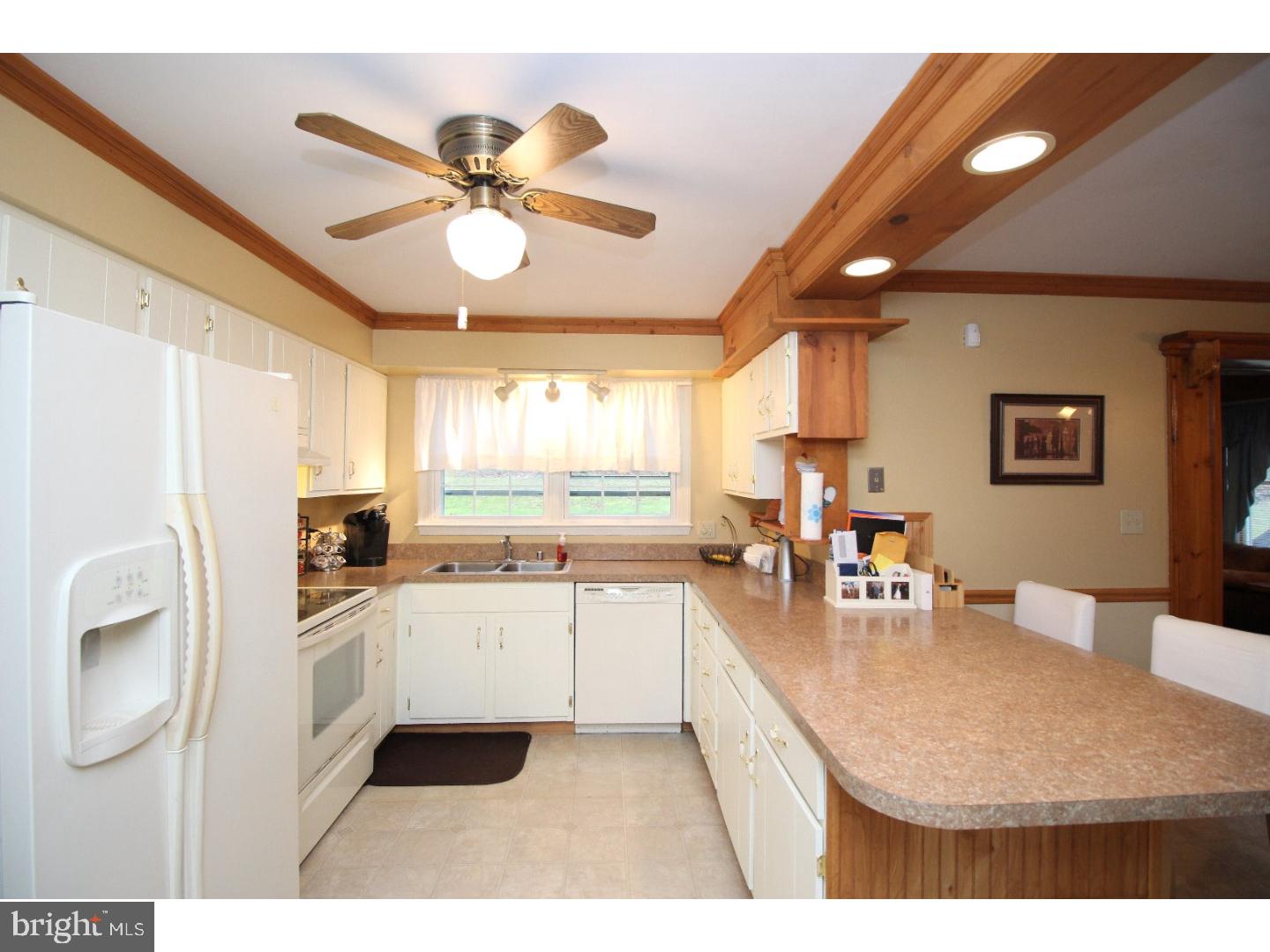138 North Hunter Forge Road Newark, DE 19713 - Photo 7 of 25 Kitchen
