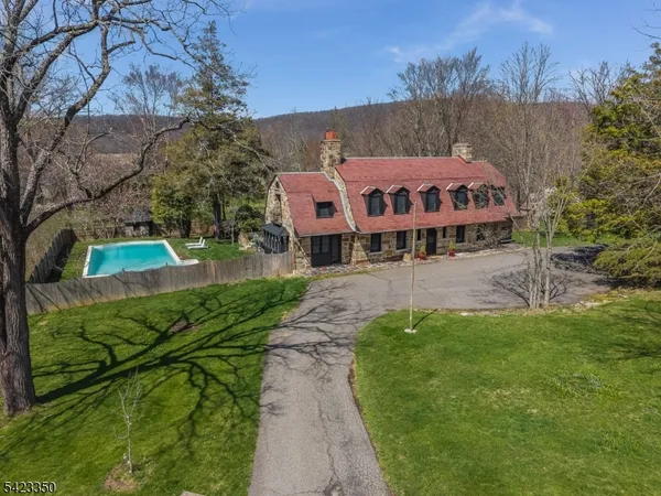 $1,500,000 | 615 Jackson Valley Road, Oxford, NJ 07863