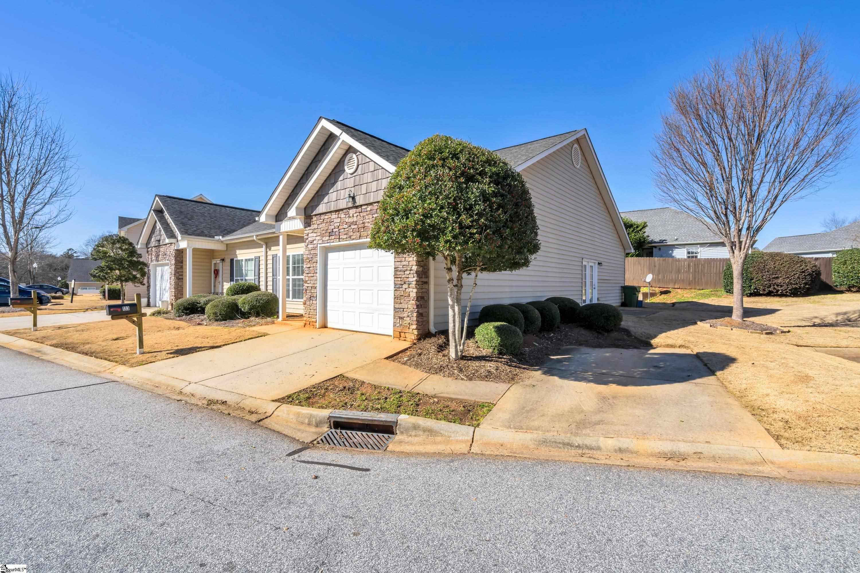 133 Trailside Lane Greenville, SC 29607 - Photo 2 of 18