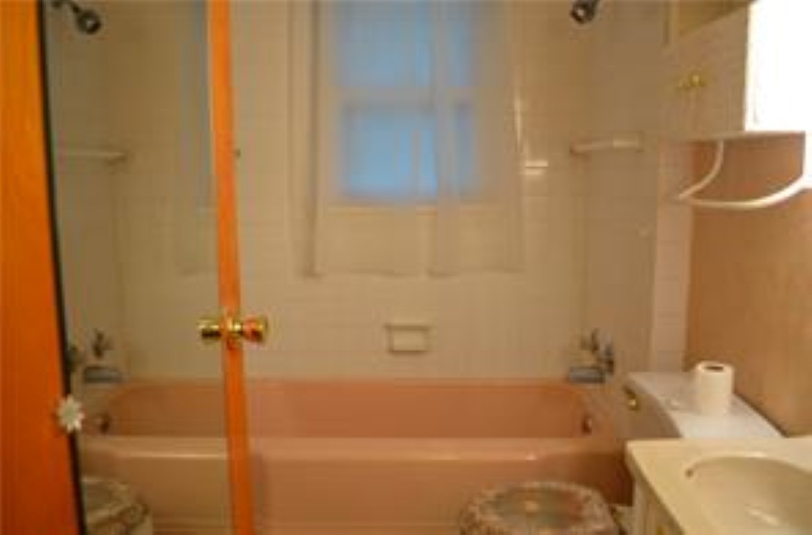 142 Hoss Road Indianapolis, IN 46217 - Photo 11 of 34 Gallery Image 11