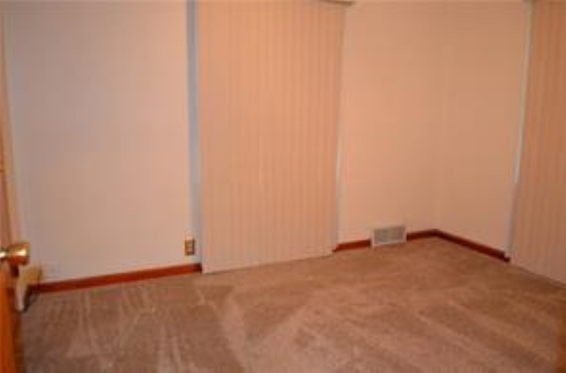 142 Hoss Road Indianapolis, IN 46217 - Photo 12 of 34 Gallery Image 12