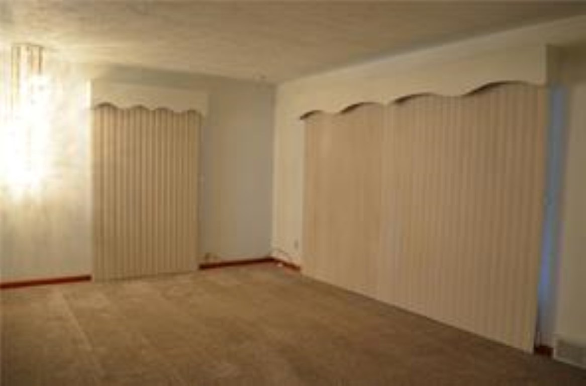 142 Hoss Road Indianapolis, IN 46217 - Photo 3 of 34 Gallery Image 3