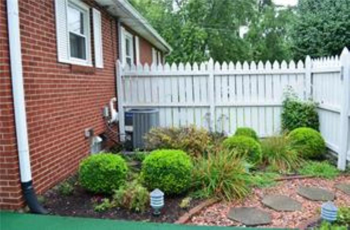 142 Hoss Road Indianapolis, IN 46217 - Photo 26 of 34 Gallery Image 26