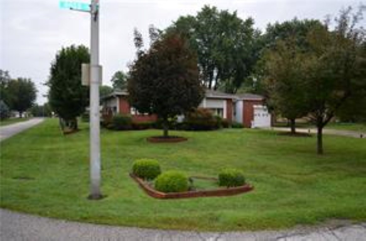 142 Hoss Road Indianapolis, IN 46217 - Photo 32 of 34 Gallery Image 32