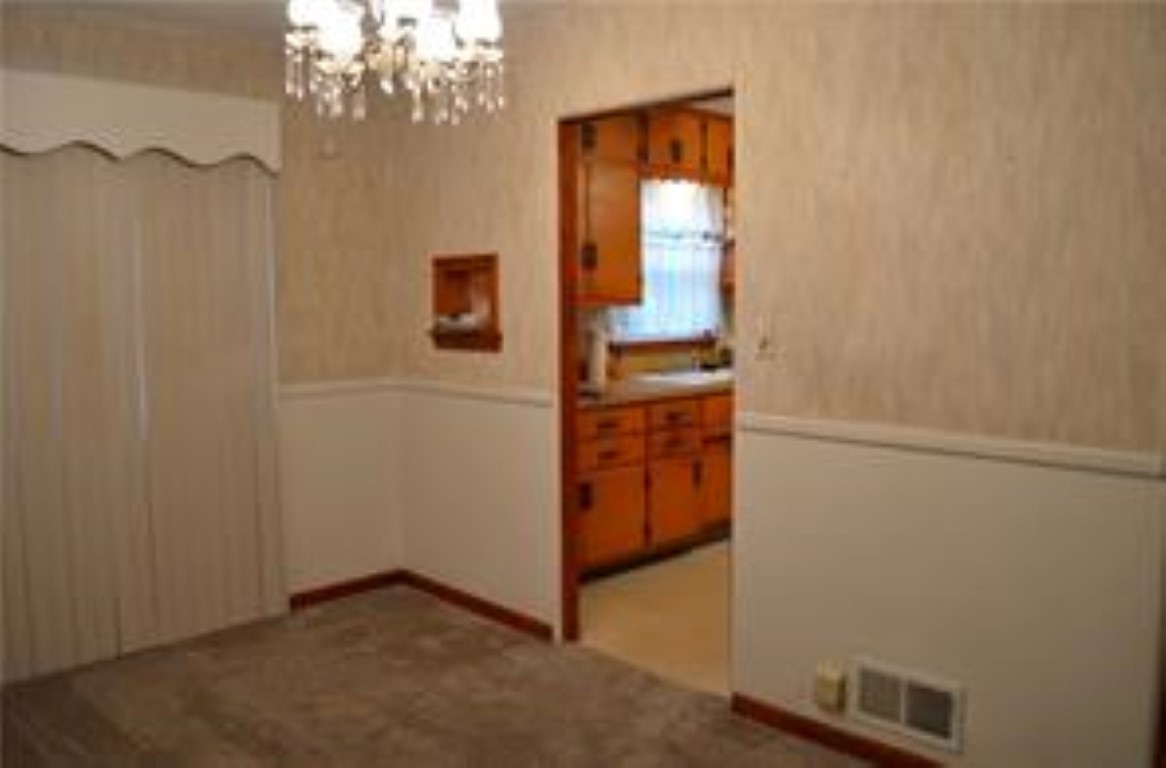 142 Hoss Road Indianapolis, IN 46217 - Photo 5 of 34 Gallery Image 5