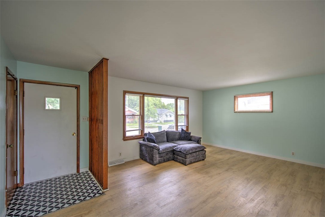 1135 East Johns Avenue Decatur, IL 62521 - Photo 7 of 23