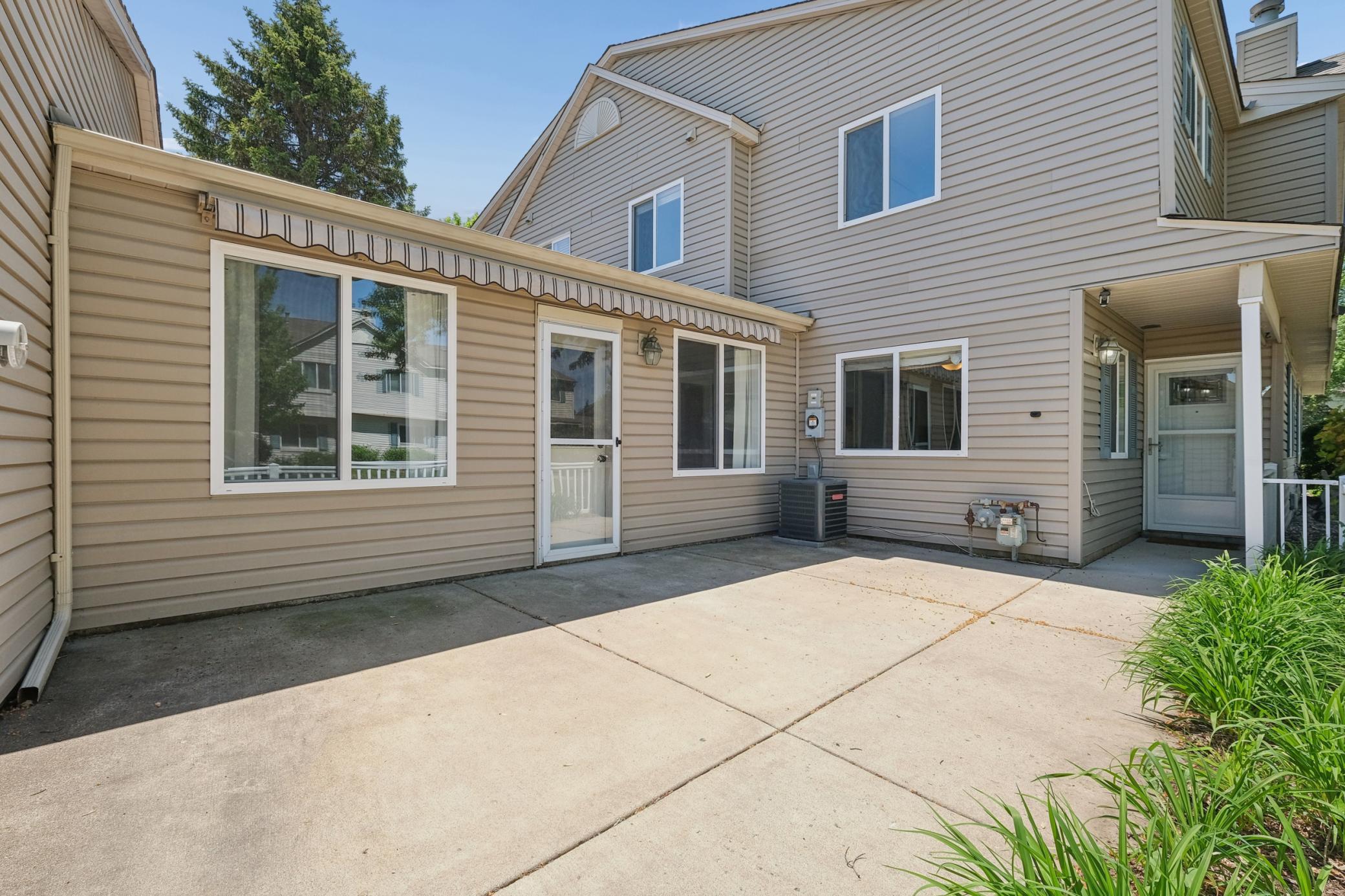 15834 Griffon Path Apple Valley, MN 55124 - Photo 5 of 33