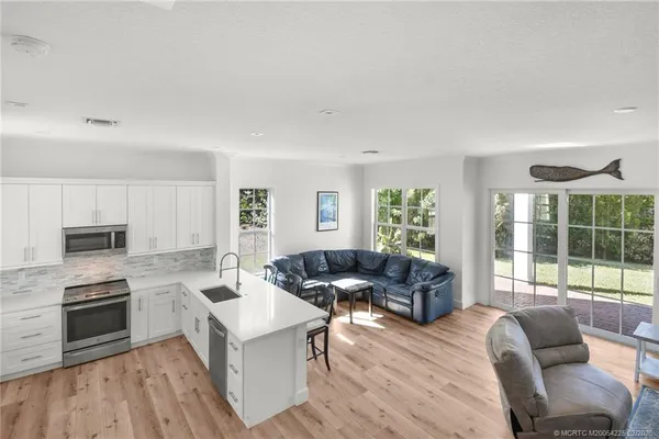 $699,999 | 8109 Southeast Asaro Street, Hobe Sound, FL 33455