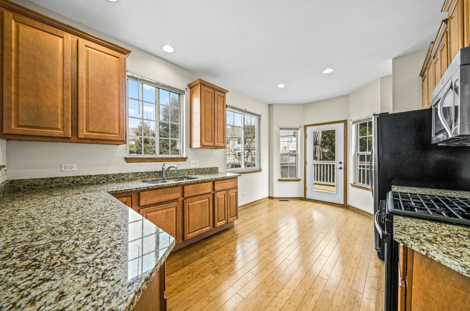 1222 Townes Circle Aurora, IL 60502 - Photo 3 of 30