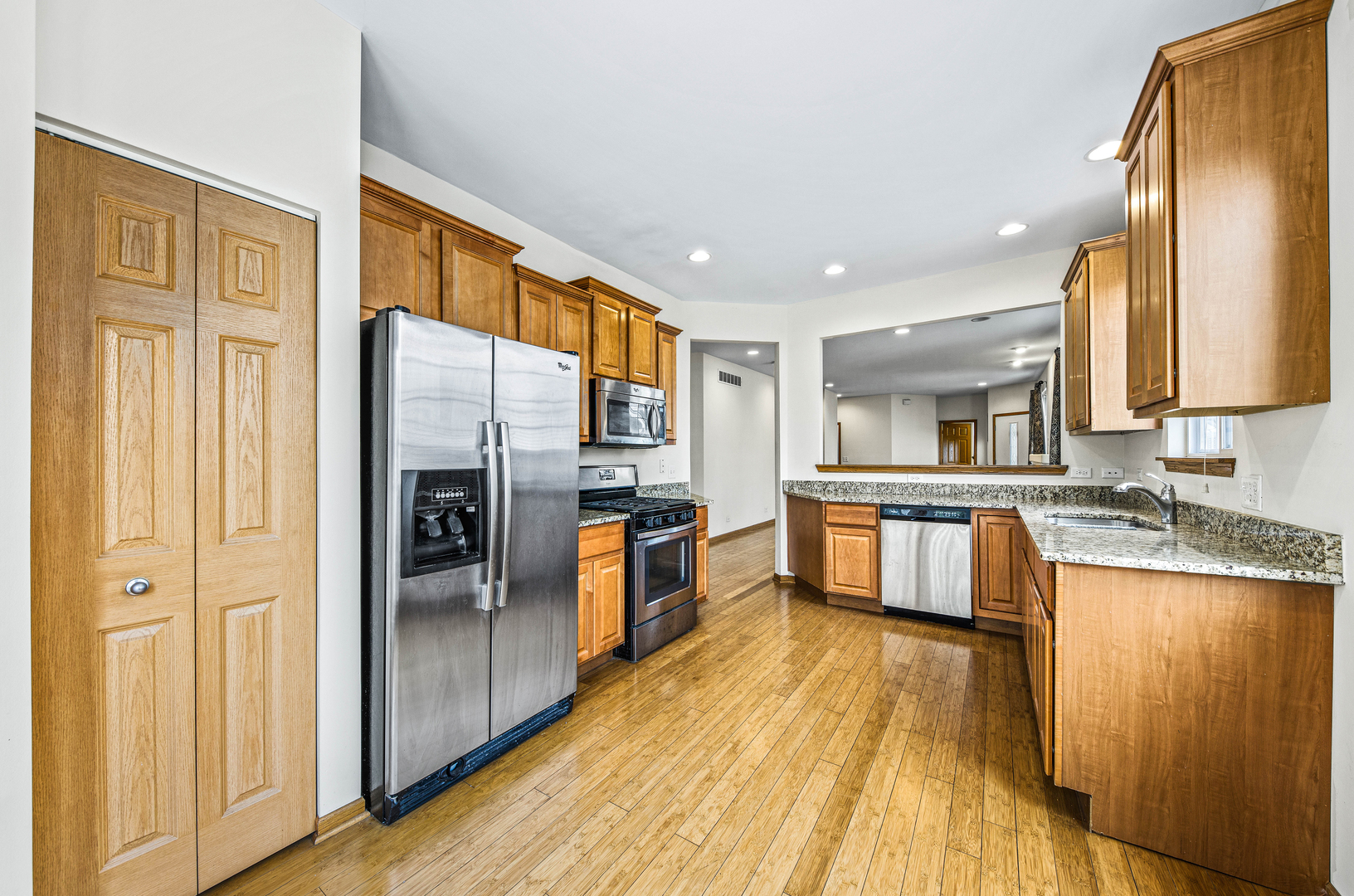 1222 Townes Circle Aurora, IL 60502 - Photo 5 of 30