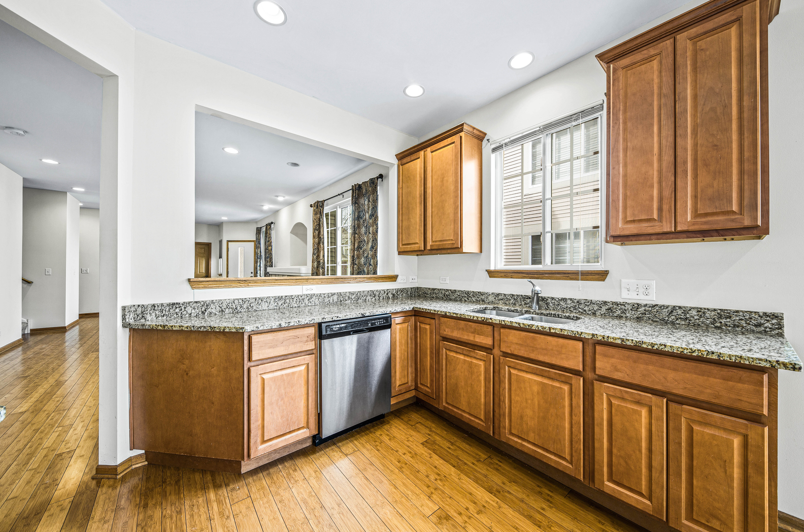 1222 Townes Circle Aurora, IL 60502 - Photo 6 of 30