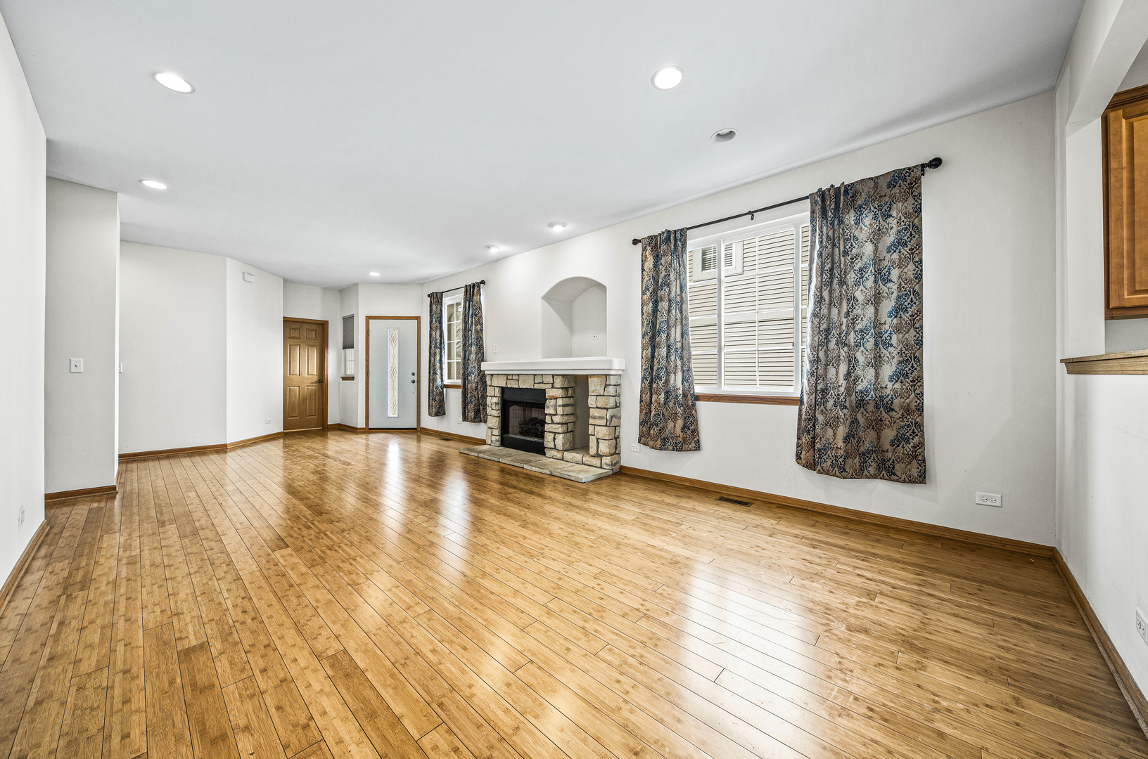 1222 Townes Circle Aurora, IL 60502 - Photo 9 of 30