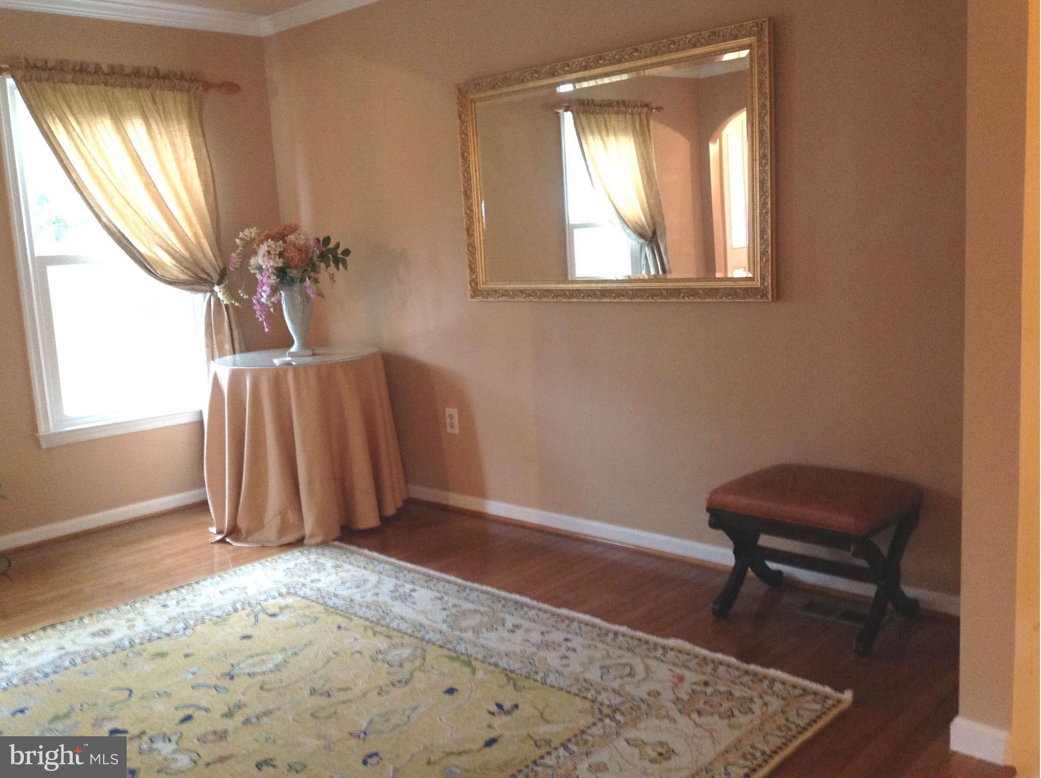 14903 Running Ridge Lane Silver Spring, MD 20906 - Photo 8 of 30 Living Room