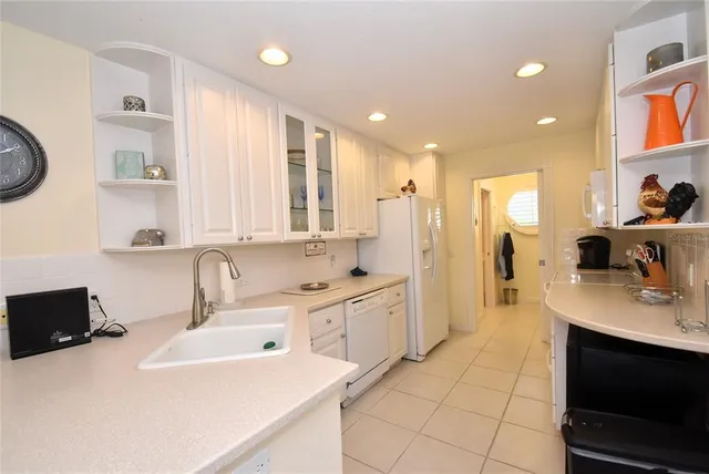 $4,500 | 7624 Bergamo Avenue, Unit 4B, Sarasota, FL 34238