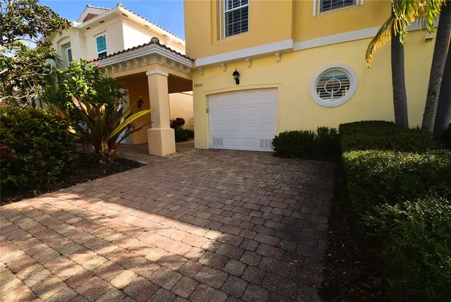 $4,500 | 7624 Bergamo Avenue, Unit 4B, Sarasota, FL 34238