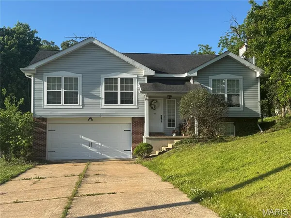 $249,900 | 1018 Sara Jane Lane, St. Clair, MO 63077