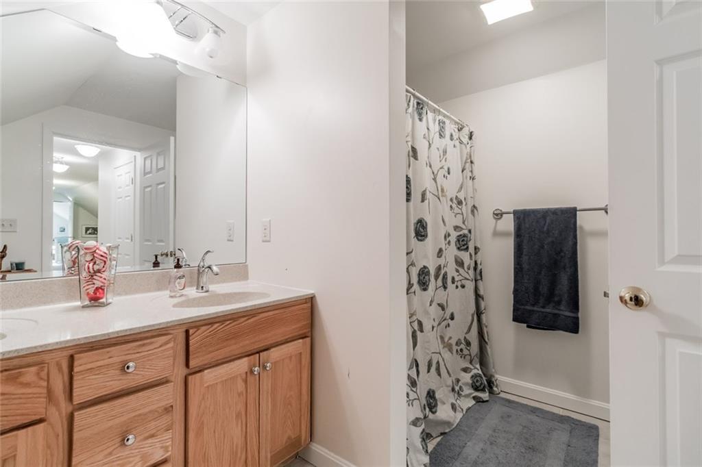 65 Applegate Lane, Unit 65 Falmouth, ME 04105 - Photo 27 of 35 Full bath on the 2nd floor