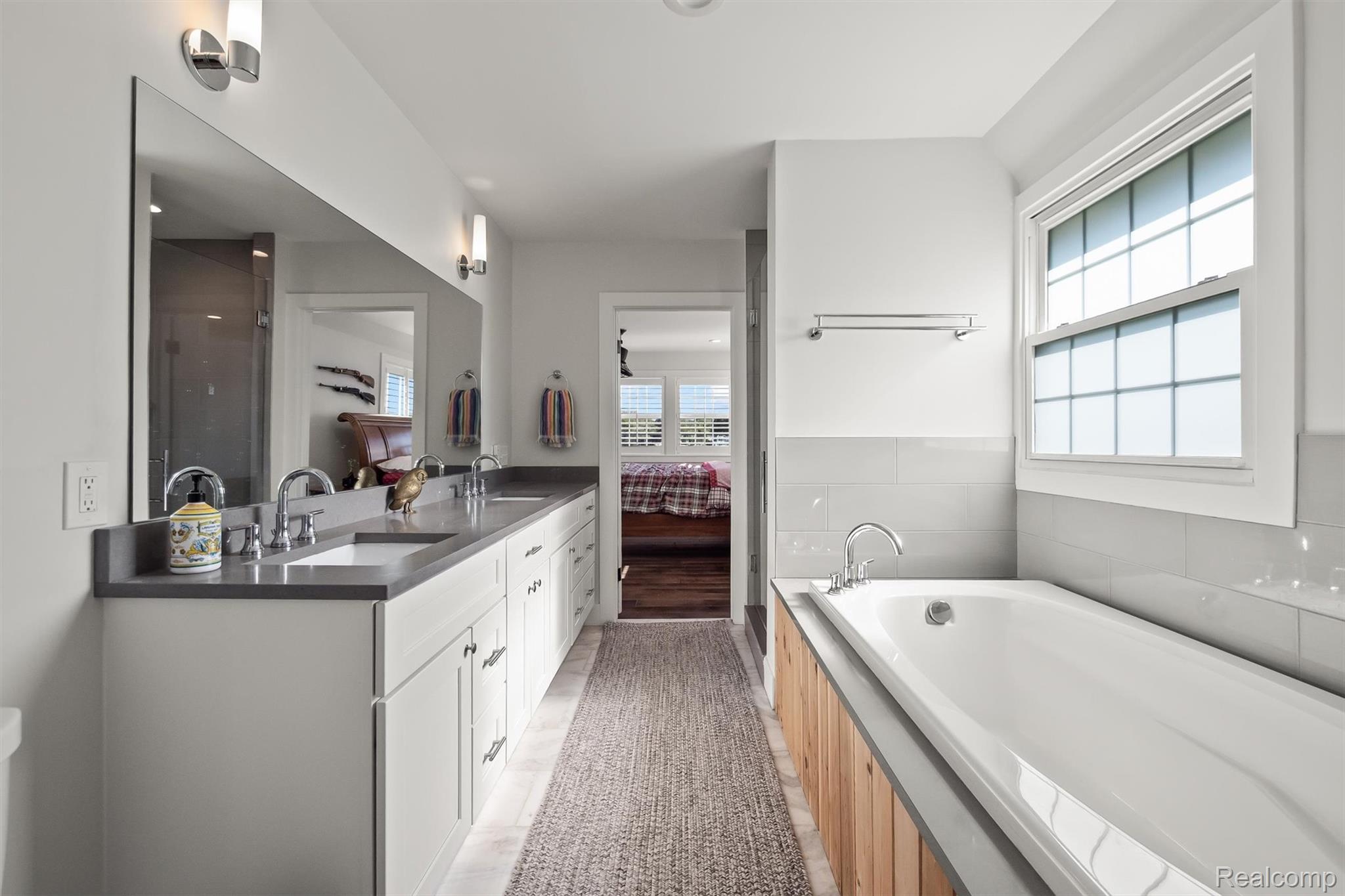 6390 Commerce Road West Bloomfield, MI 48324 - Photo 21 of 74 21-6390 Commerce-24.jpg