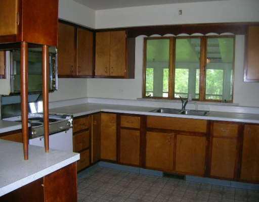 165 Concord Circle Road Beaver Falls, PA 15010 - Photo 4 of 8 Kitchen.