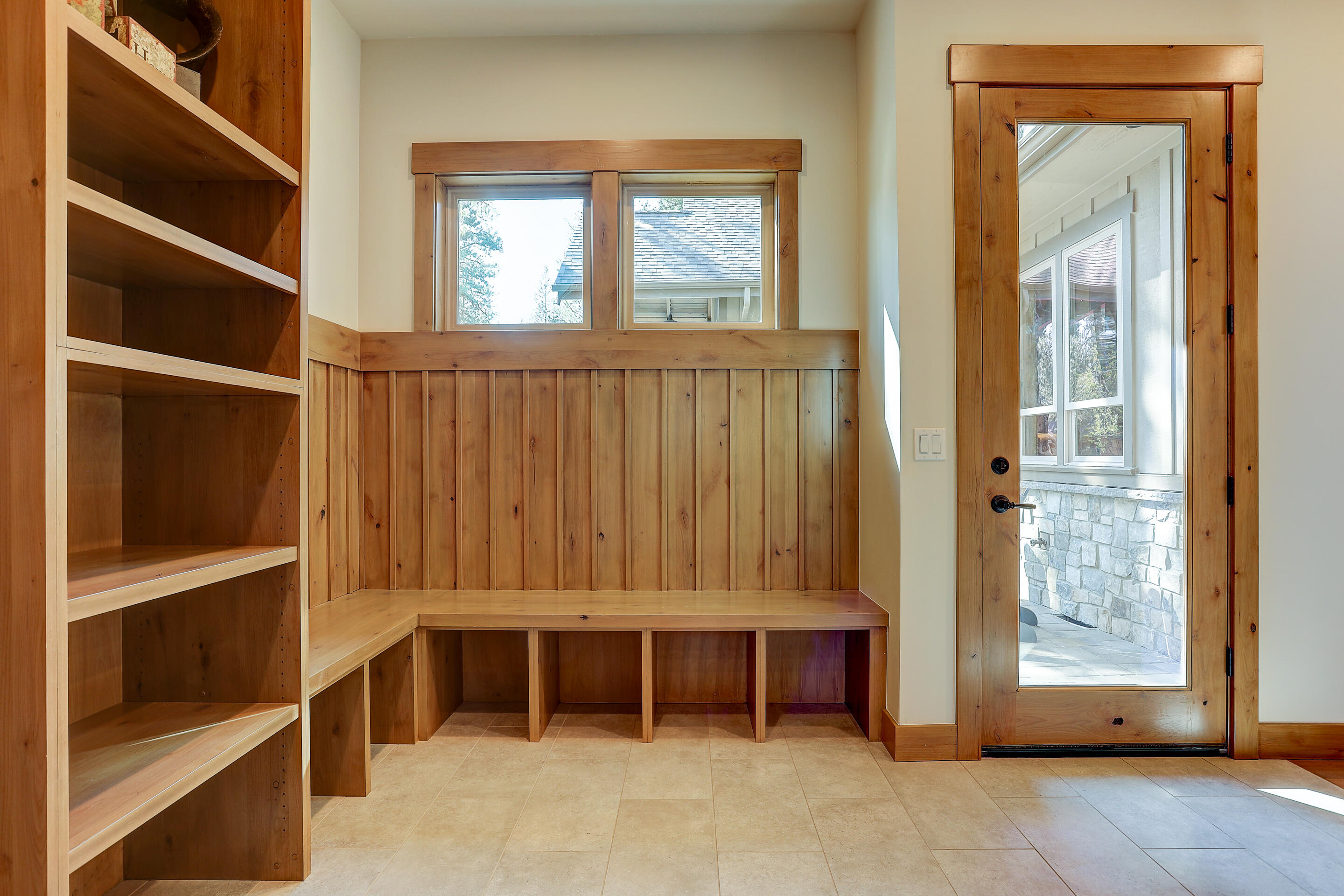 56248 Sable Rock Loop Bend, OR 97707 - Photo 24 of 87 Mudroom