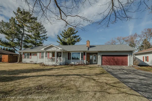 $399,900 | 533 Bethany Road, Sycamore, IL 60178