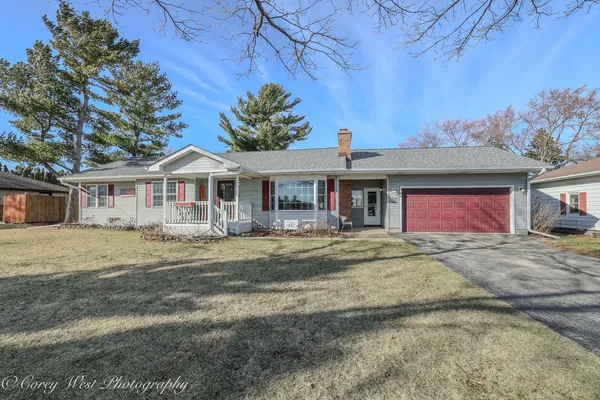 $394,900 | 533 Bethany Road, Sycamore, IL 60178