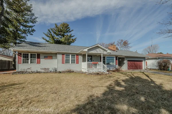 $394,900 | 533 Bethany Road, Sycamore, IL 60178