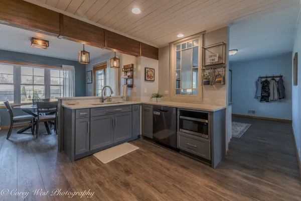 $394,900 | 533 Bethany Road, Sycamore, IL 60178