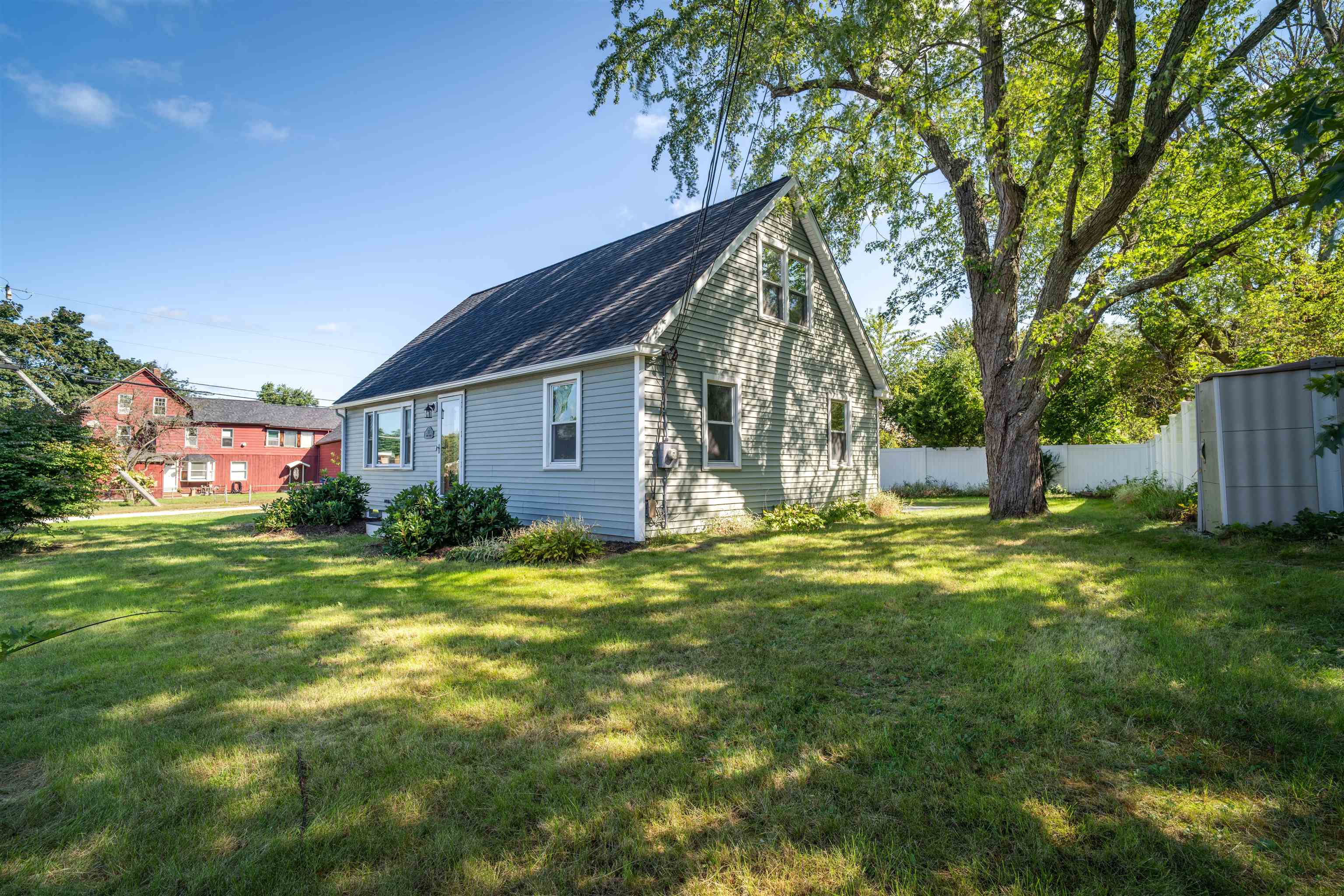 113 Derry Road Hudson, NH 03051 - Photo 1 of 28 Gallery Image 1