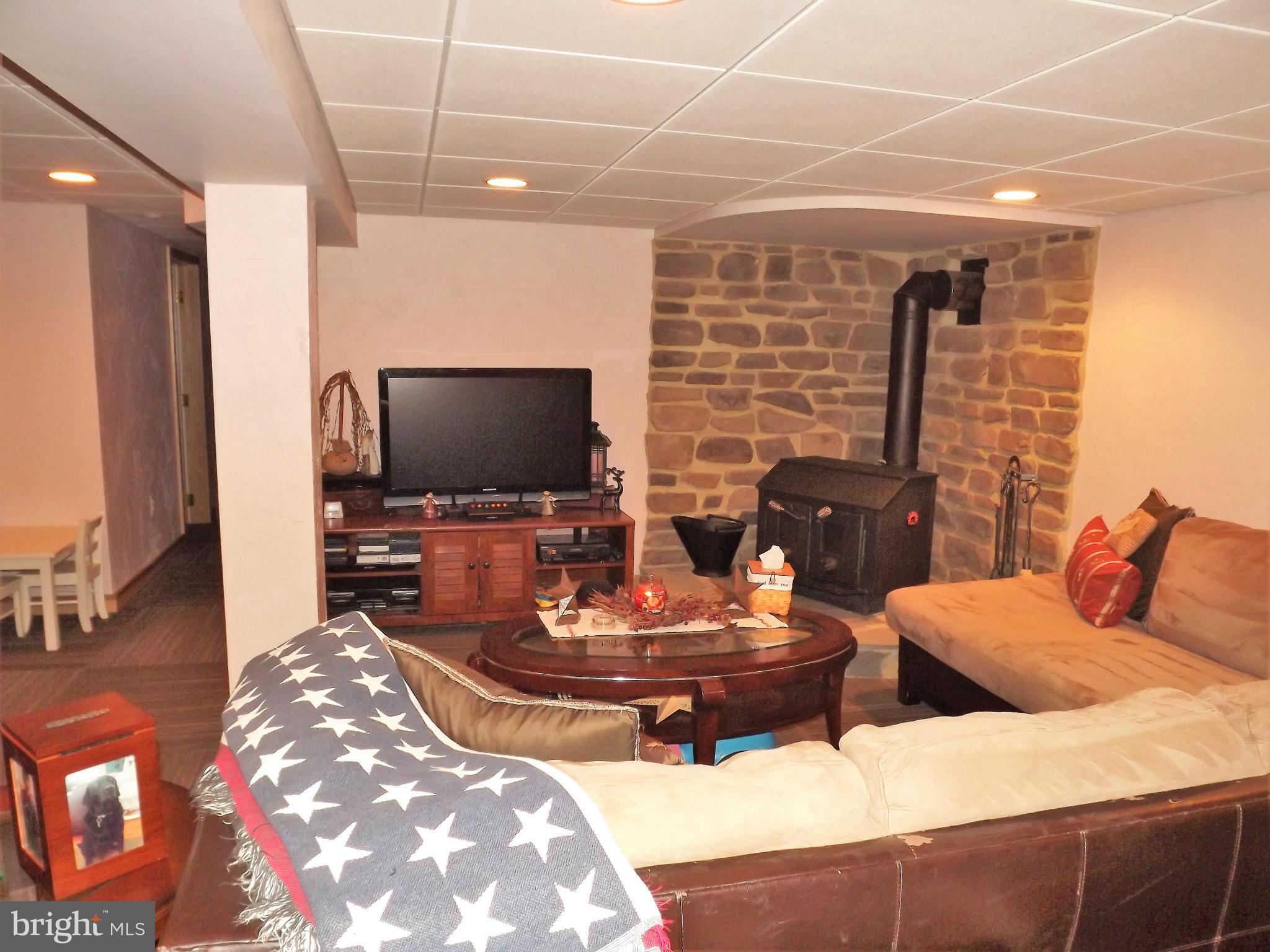1511 Pattison Road Baltimore, MD 21221 - Photo 25 of 29 Family Room
