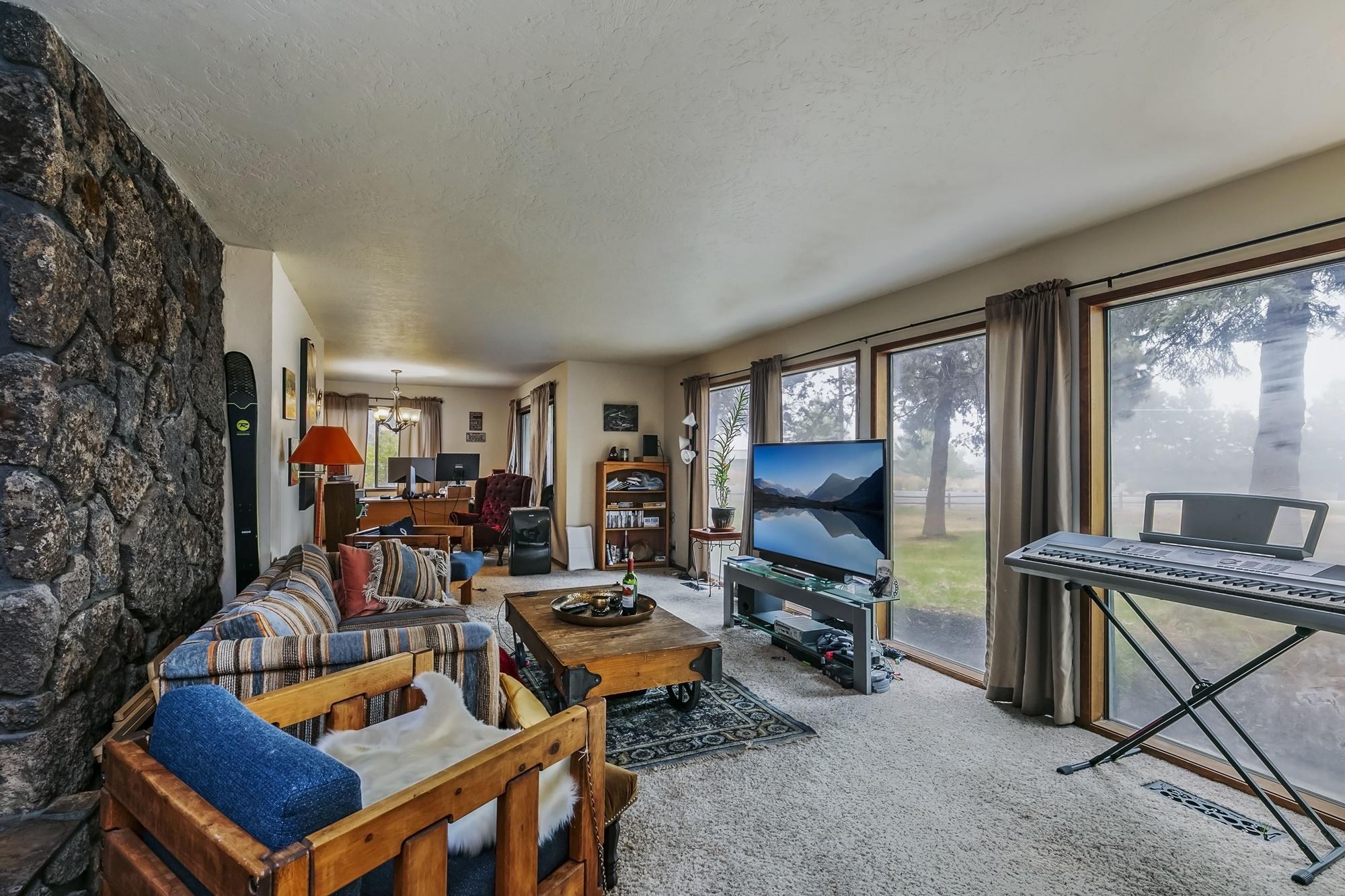 21133 Bear Creek Road Bend, OR 97702 - Photo 15 of 23 15 living Room 21133 Bear Creek Rd
