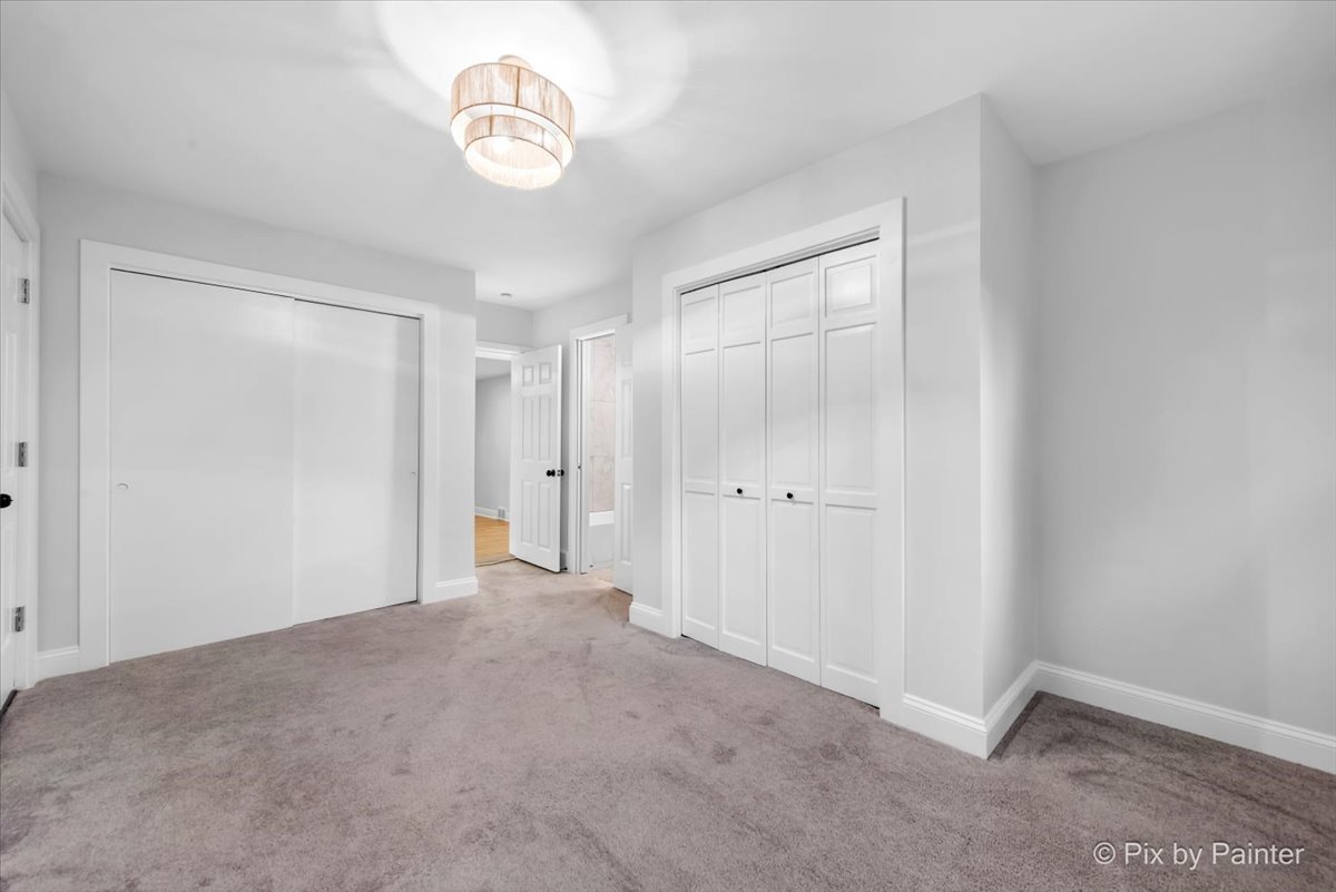 918 Delles Road Wheaton, IL 60189 - Photo 24 of 36 a view of an empty room with a window