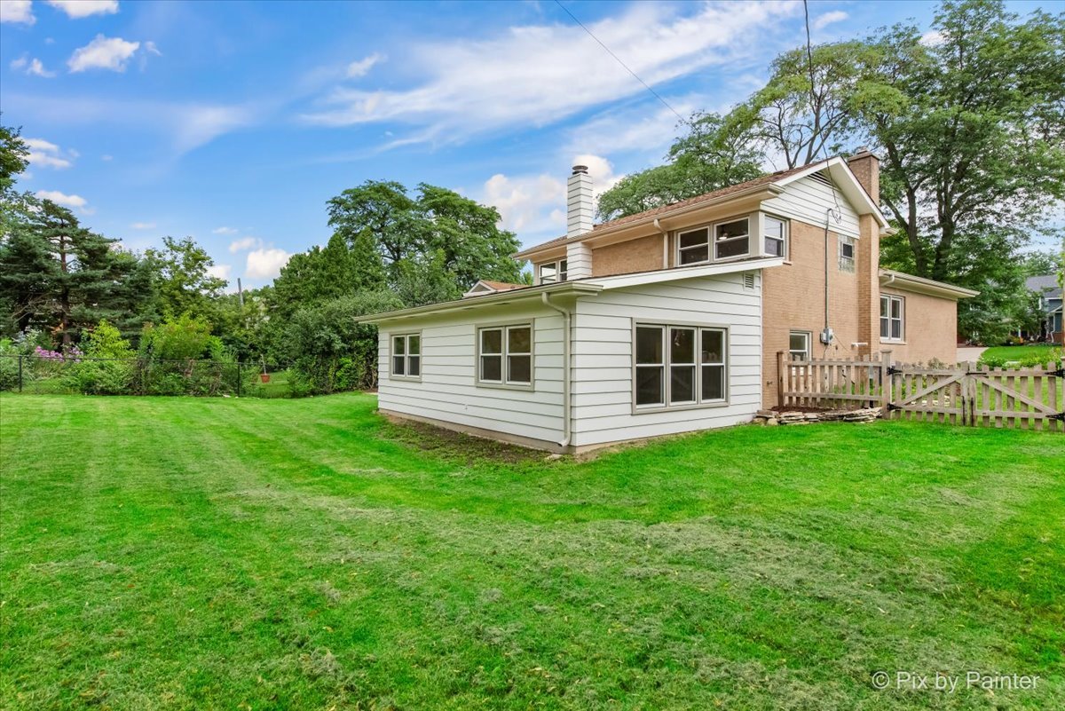 918 Delles Road Wheaton, IL 60189 - Photo 33 of 36 a view of a house with backyard