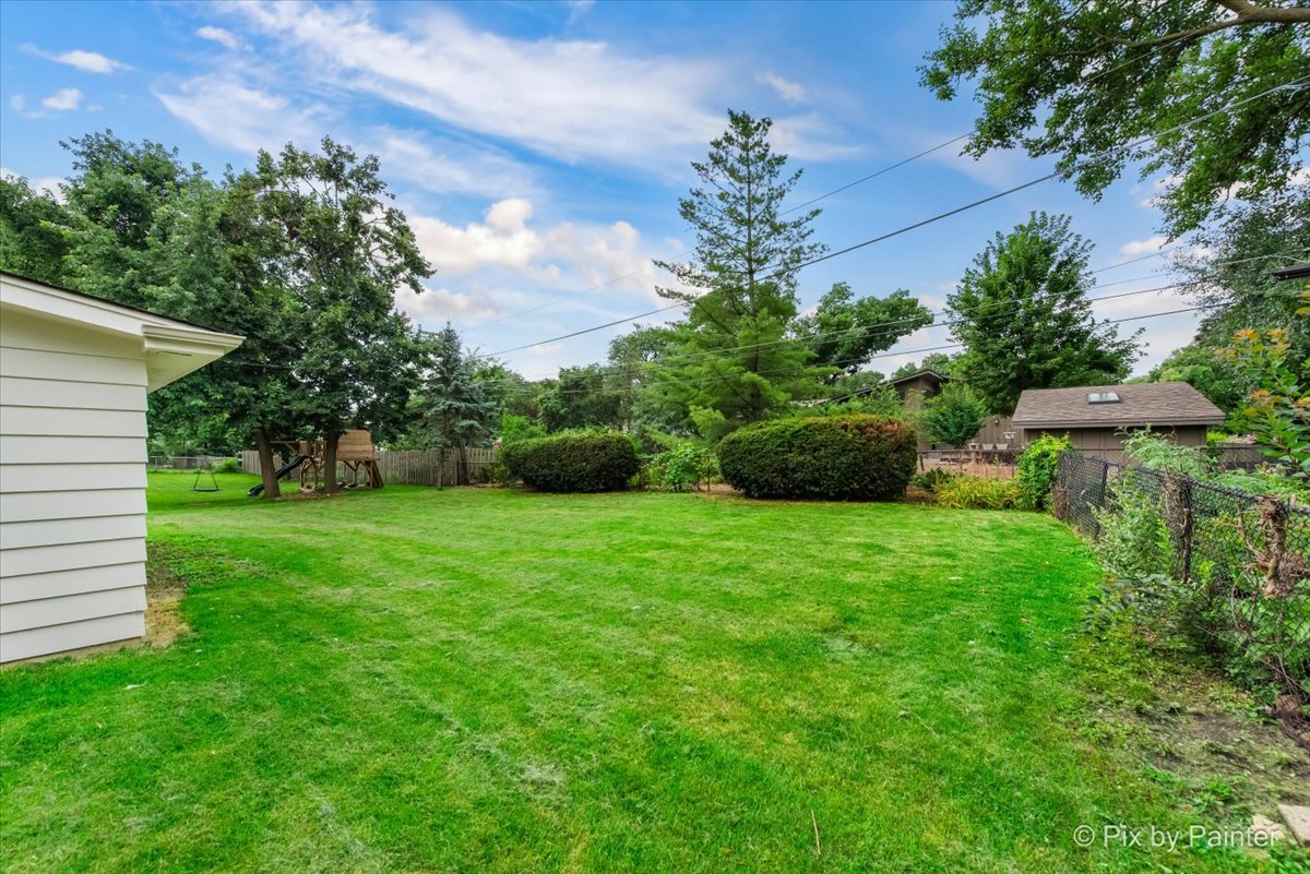 918 Delles Road Wheaton, IL 60189 - Photo 36 of 36 a view of a house with a garden